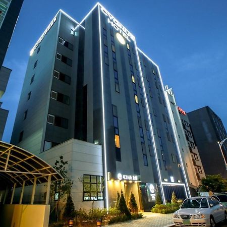 Cygnus Hotel Asan Buitenkant foto