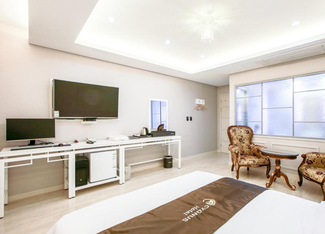 Cygnus Hotel Asan Buitenkant foto